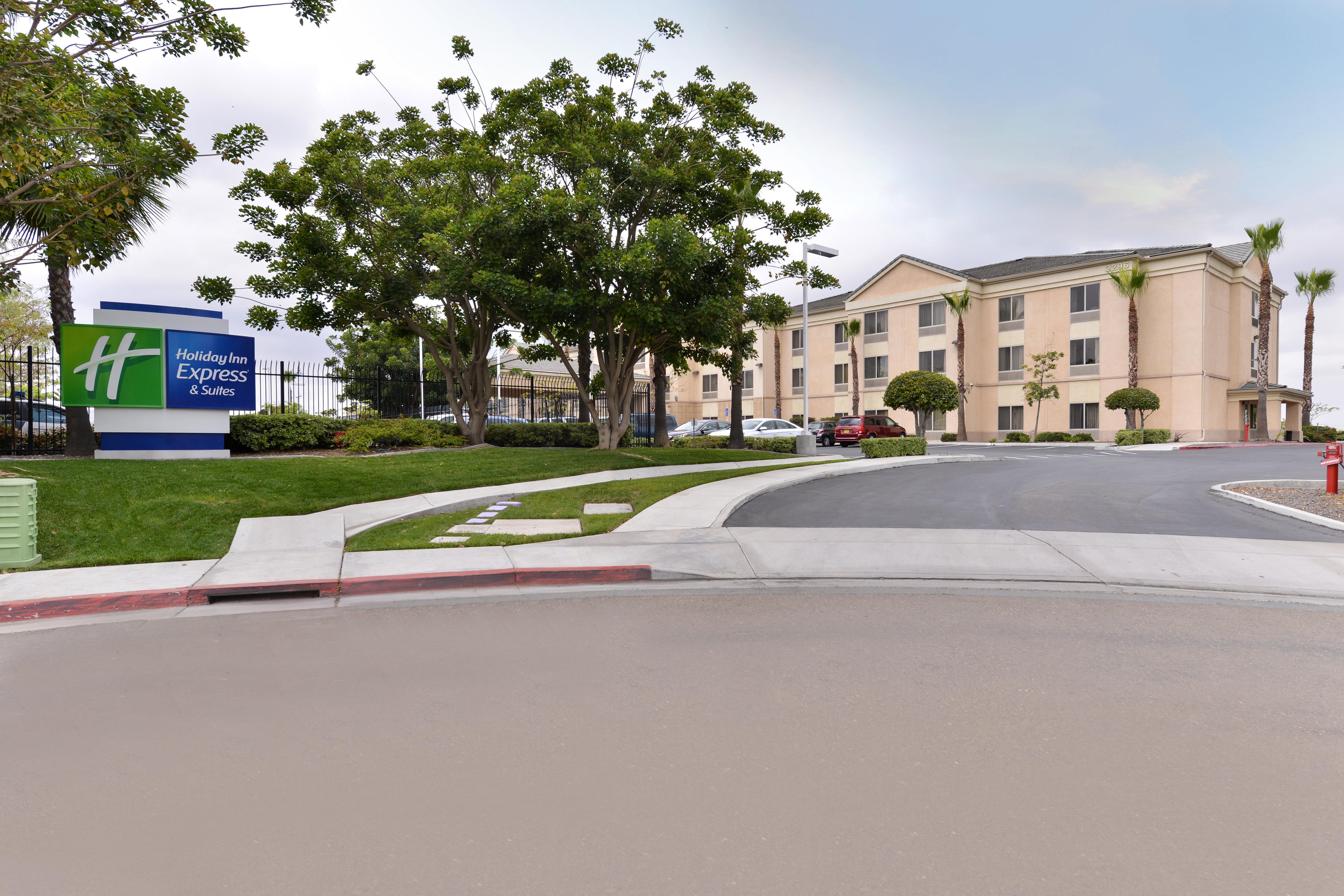 Holiday Inn Express San Diego - Otay Mesa, An Ihg Hotel Exterior photo