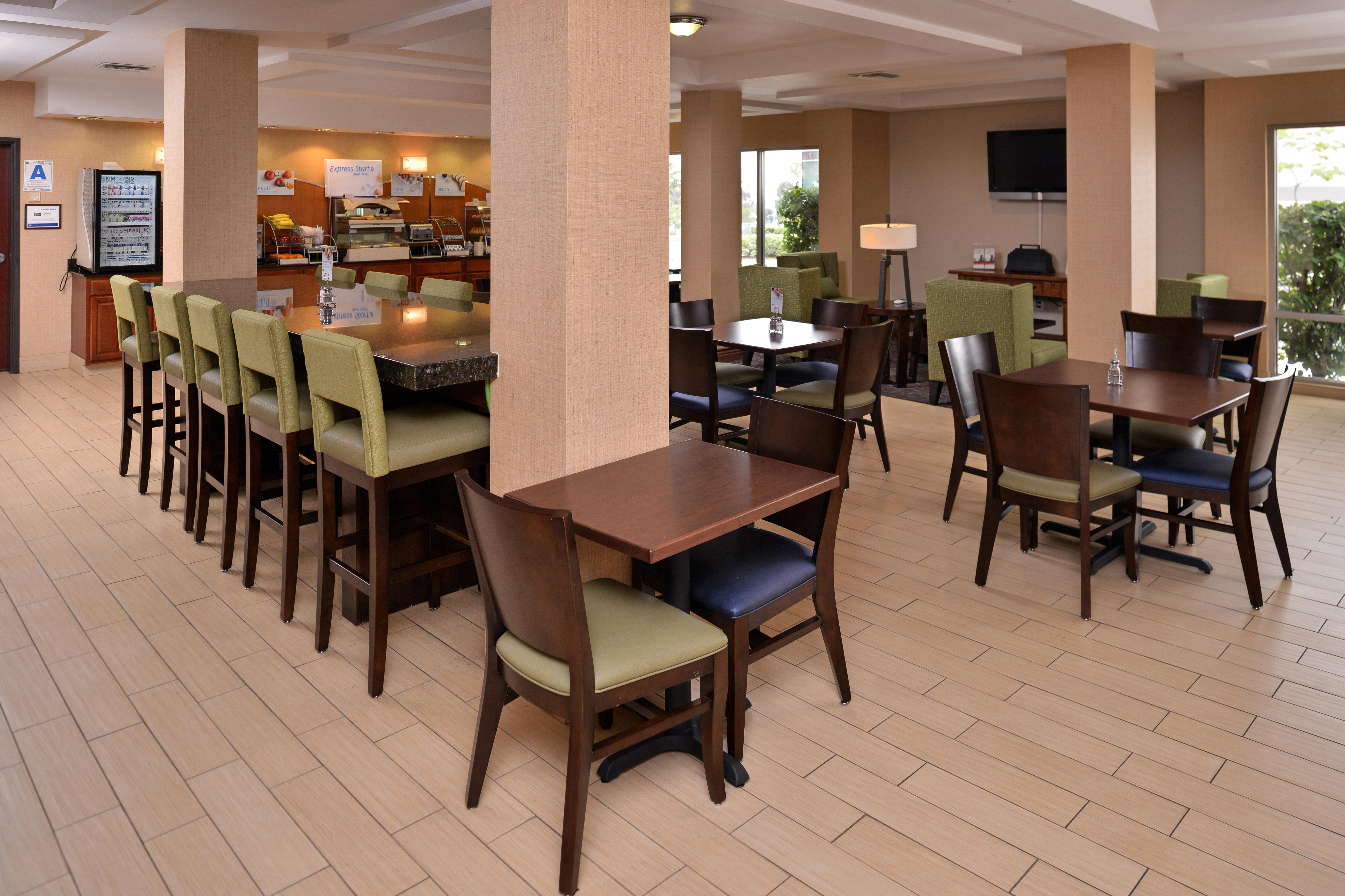 Holiday Inn Express San Diego - Otay Mesa, An Ihg Hotel Exterior photo